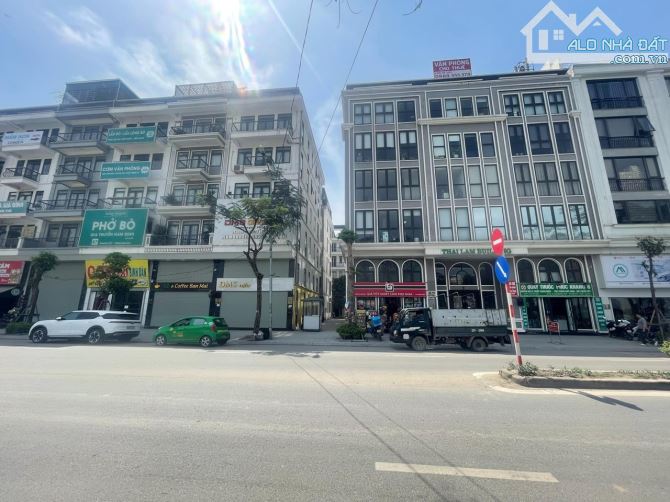 Bán Đất Phố Đường Đôi Thanh Liêt - Chợ Quang- Đại Lộ Chu Văn An 65m2 MT5m  GIÁ 16.8  Tỷ.