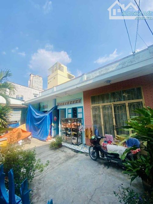 NHÀ CẤP 4 ĐƯỜNG VÕ DUY NINH GẦN TRUNG TÂM QUẬN 1, TIỆN XÂY CHDV BIỆT THỰ 🌟