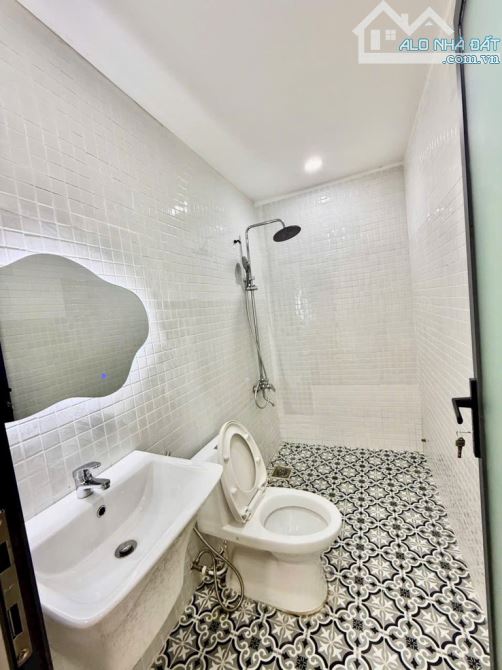Bán Nhà Quận Bình Thạnh - Hàng hiếm hẻm xe hơi 6m khu trung tâm sát Quận 1 - 11