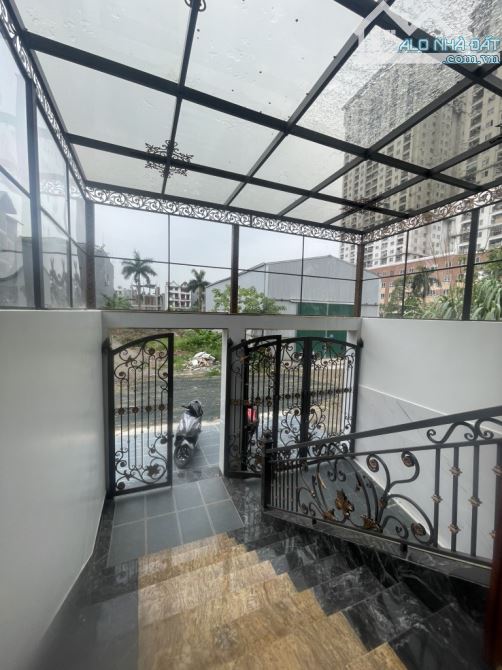 🏡 LIỀN KỀ PHÂN LÔ ĐỨC THƯỢNG – Ô TÔ VÀO NHÀ – NHÀ MỚI CÓ HẦM – THANG MÁY