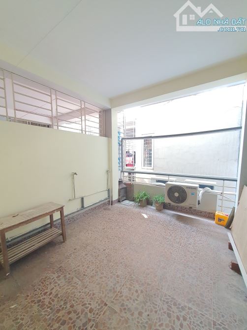 Bán Nhà Phố Vũ Ngọc Phan , Láng Hạ,  Đống Đa. Gần Đường Láng. DT : 90m2. Giá : 42 Tỷ - 1