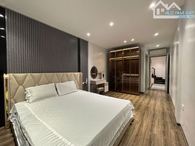 Nhà mới 7 tầng ngõ phố Tôn Đức Thắng, ở hoặc cho thuê - 13.3 tỷ - 1