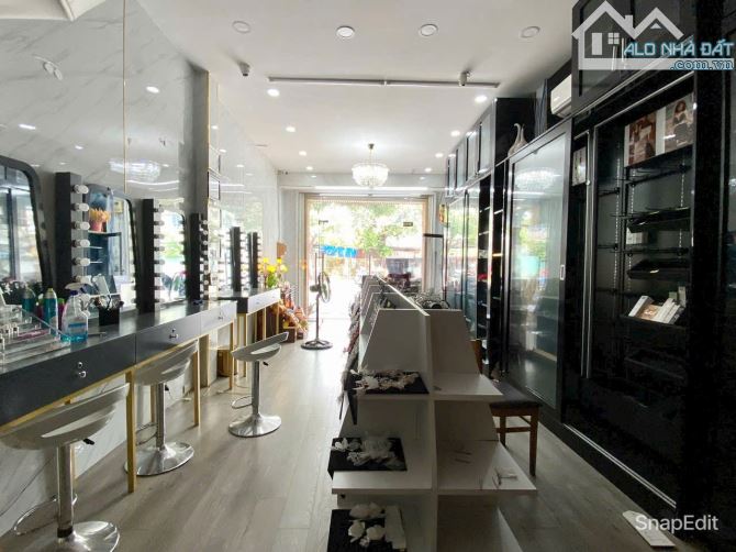 Bán nhà 3 lầu mặt tiền Cách Mạng Tháng 8, gần nhà thiếu Nhi, Biên Hòa, 66m2, giá 11 tỷ 500 - 1