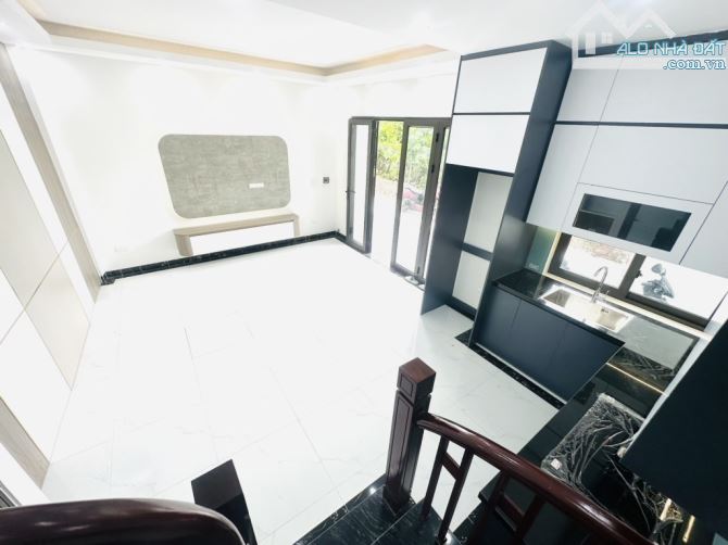 NHỈNH 5 TỶ - PHÚC LỢI -SÀI ĐỒNG- HÀNG XÓM BIỆT THỰ VINHOME-5 TẦNG -MẶT TIỀN 6 MÉT QUYỀN LỰ - 1