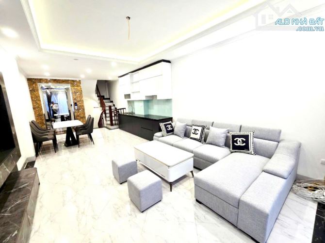 THẠCH BÀN - MẶT ĐƯỜNG Ô TÔ THÔNG 47 M², 6 TẦNG THANG MÁY, MT 4.2 M - GARA Ô TÔ - KINH DOAN - 1