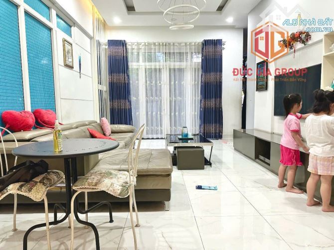 Bán biệt thự 2 lầu full nội thất KDC D2D, P.Thống Nhất ,Biên Hòa giá 19 tỷ - 1