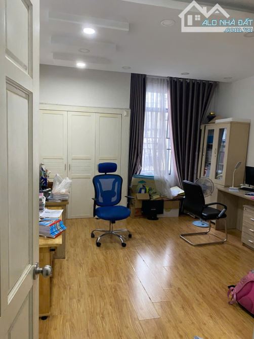 Nhà 4x18m XD 1 trệt  3 lầu đường 41 Phường Tân Quy Q7 - 1