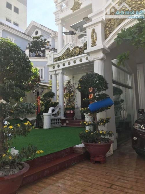 Giảm giá bán gấp ! DT: 12x26m ( 299m2) nhà đẹp 3 tầng , đường Bình Quới , Giá 46 tỷ - 1