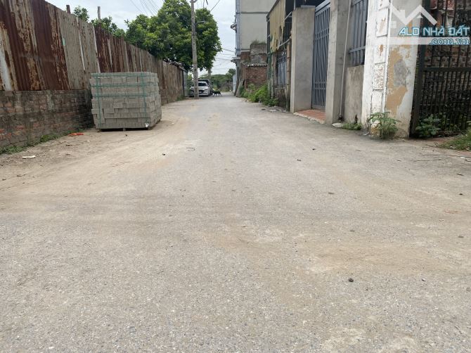 LÔ GÓC VÂN NỘI ĐƯỜNG THÔNG Ô TÔ TRÁNH gần 50m2 CHÀO 3 t.ỷ. Gần CẦU NHẬT TÂN - 1