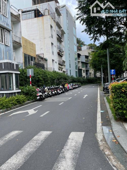 Tôi chính chủ bán nhà MT số 120A đường 3 Tháng 2, P. 12, Quận 10. Khu áo cưới. Giá 42 tỷ - 1
