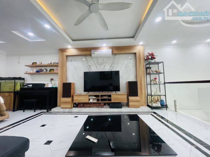 Bán Nhà Phố Cổ Linh - Long Biên: 50m2x5Tầng.Gía Chào 8Tỷ Nhỉnh - 1