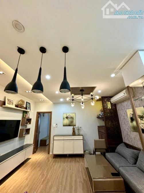 TẬP THỂ PHỐ CHÙA BỘC - TRUNG TÂM ĐỐNG ĐA - 65M2 - 2 NGỦ WC KHÉP KÍN - CHỈ 2.5 TỶ - 1