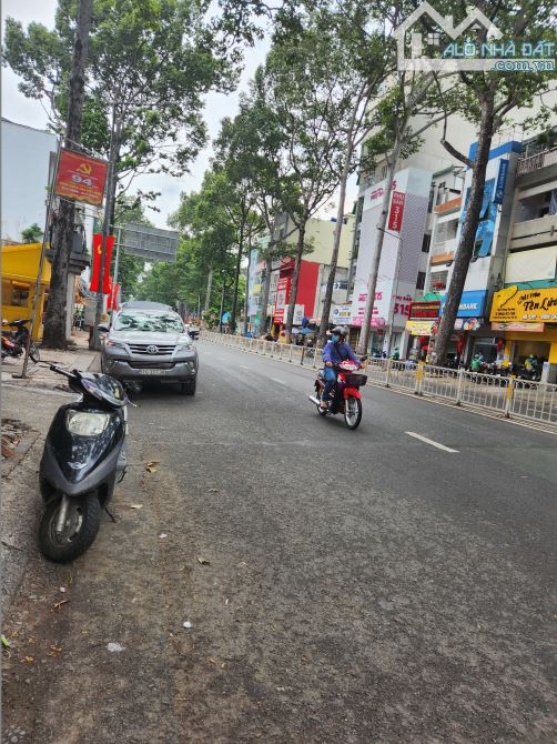BÁN NHÀ MẶT TIỀN TRẦN HƯNG ĐẠO, Q1 – ĐOẠN GẦN NGUYỄN VĂN CỪ – GIÁ CỰC TỐT!