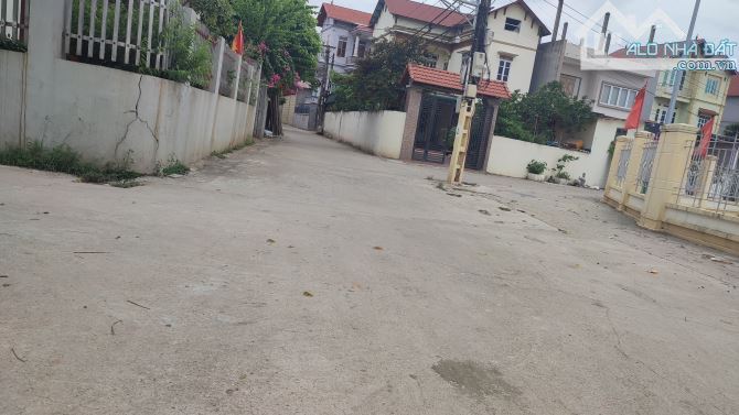 ĐẤT ĐẸP- MÊ LINH - BÌA LÀNG - MẶT TIỀN QUYỀN LỰC - Ô TÔ NGỦ TRONG ĐẤT - THÔNG SỐ VÀNG - 1