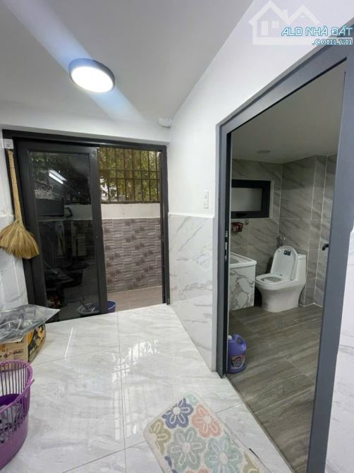HẺM NHỰA XE HƠI -LÂM VĂN BỀN- TÂN KIỂNG -Q.7 -DT: 4*20M - 7 TỶ 5 - 1
