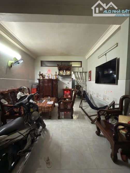 🏠Tên Lửa , An Lạc A ,Bình Tân  DT 4 x 16, 2 tầng. Giá 5 tỷ BL.  Mô tả:+  Hẻm trước nhà 8m - 1