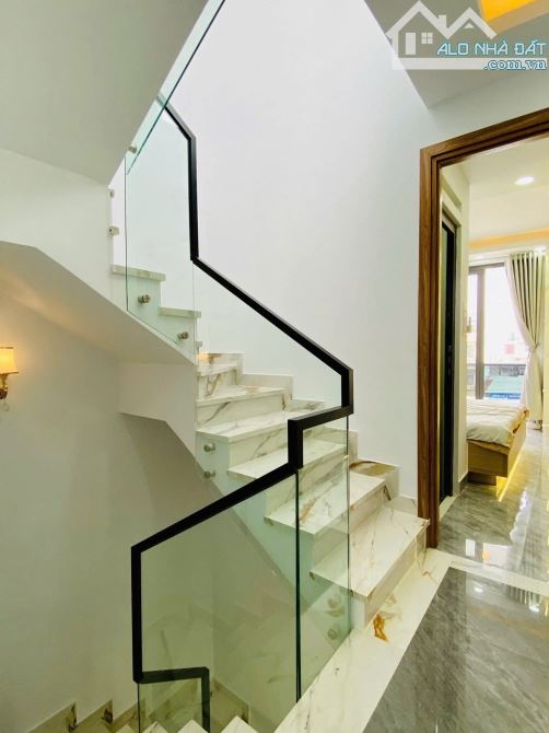 Bán nhà Phạm Văn Chiêu, 5 phòng ngủ, 4.5 tấm, sử dụng gần 200m²,giá chỉ hơn 5 ty - 1