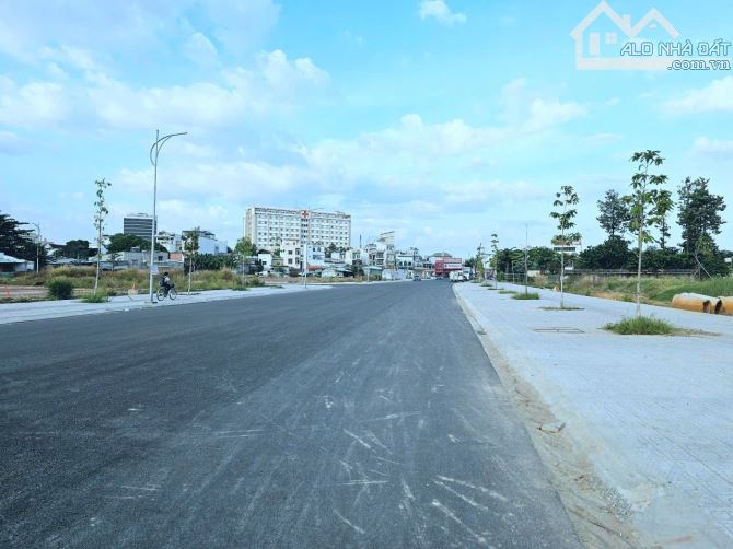BÁN TRỤC CHÍNH TĐC TÂN MAI, GẦN VINCOM BH, CÁCH ĐƯỜNG PHẠM VĂN THUẬN CHỈ VÀO 100M - 1