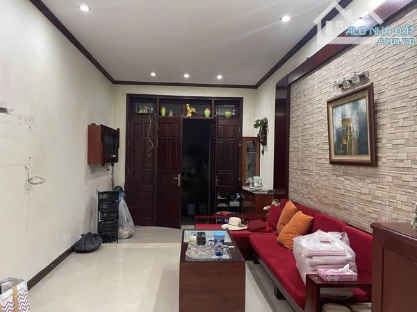 Ngã Tư Sở – 3 Tầng – 30mv – Ở Ngay – Ngõ Nông 15m ra đường lớn - chỉ 4T - 1