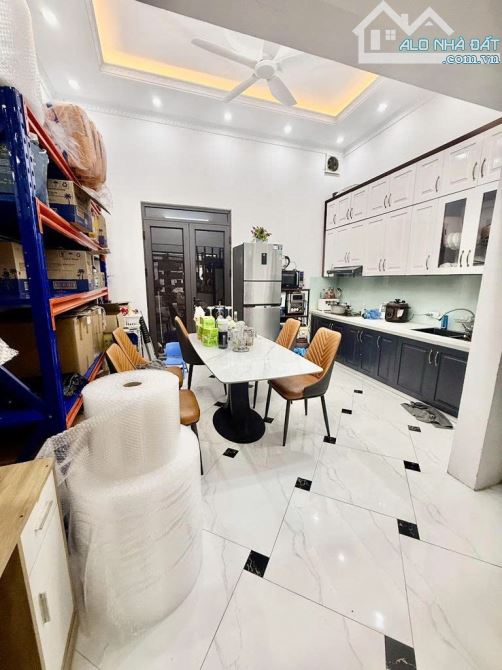 Bán nhà THANH NHÀN: 48m2, 7.8 TỶ, NGÕ BA GÁC, SÂN RỘNG, GẦN PHỐ, RẺ NHƯ CHỢ QUÊ. - 1
