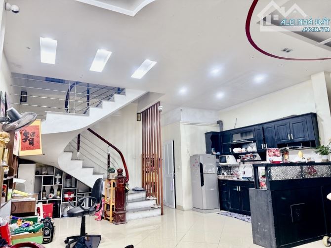 Bán Nhà Việt Hưng 50m2-7.2 tỷ-DÂN XÂY-FULL NỘI THẤT-NGÕ THÔNG-Ô TÔ TRÁNH CÁCH 10m - 1