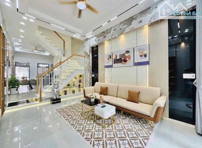 Bán nhà đang cho thuê 24triệu đường Nguyễn Minh Hoàng,P12,Tân Bình-Giá:4tỷ050/69m2(4,6x15) - 1