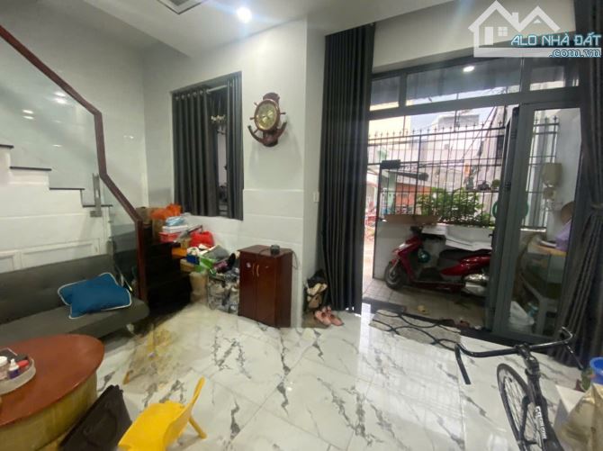 NHÀ 2 TẦNG ĐẸP - NGUYỄN DUY TRINH - NGANG 6M HIẾM CÓ - 74m CHỈ 6,3 Tỷ - 1