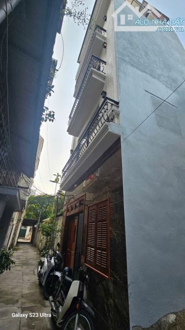 HIẾM CÓ - KHÓ TÌM - TRẦN CUNG - CỔ NHUẾ - NHÀ ĐẸP - PHÂN LÔ - Ô TÔ ĐỖ CỬA. Tc nhỉnh 7tỷ - 1