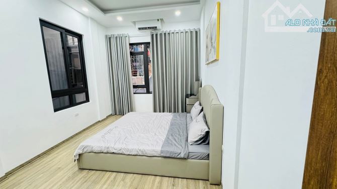 Bán nhà Trần Thái Tông, Cầu Giấy, 30m2x 5 tầng, ngõ to, thông các ngả, gần chợ kinh doanh, - 1