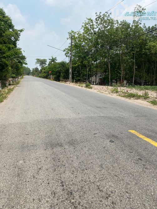 Chủ ngộp cần bán gấp lô 1300m2 có 100 thổ , mặt tiền DH722 - 1
