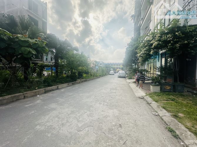 BÁN NHÀ DÂN XÂY ĐƯỜNG 2 LÀN 24m , NGAY ĐH THÀNH ĐÔ , CÁCH GA NHỔN 500m , 6 TẦNG THANG MÁY - 1