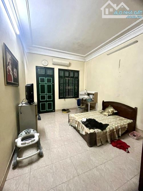 Bán nhà Lê Trọng Tấn, ô tô tải đỗ cửa, khu dân trí, an ninh tốt, 78m, 3 tầng - 1