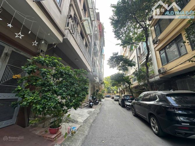 Đội Cấn - Phân lô -30m2 - 2 mặt thoáng - Ô tô con đỗ cửa -10m ôtô tránh vị trí đẹp- 7.3 tỷ - 1