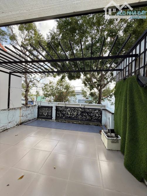Cho Thuê Nhà Trệt Lầu Sân thượng đường số 3 KDC Hồng Phát - Cách Nguyễn Văn Cừ 25m - 18