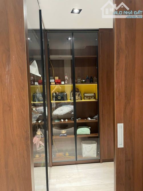 TÒA NHÀ 7 TẦNG CHDV THANG MÁY ngay Emart Gò Vấp dt sàn hơn 1200m2 chỉ 41 tỷ - 19