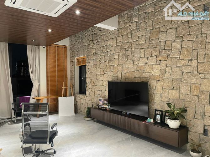 TÒA NHÀ 7 TẦNG CHDV THANG MÁY ngay Emart Gò Vấp dt sàn hơn 1200m2 chỉ 41 tỷ - 20
