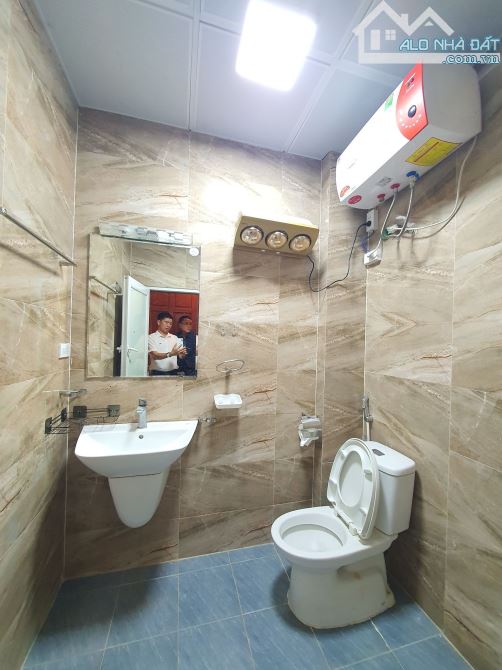 Bán Nhà Phố Vũ Ngọc Phan , Láng Hạ,  Đống Đa. Gần Đường Láng. DT : 90m2. Giá : 42 Tỷ - 2