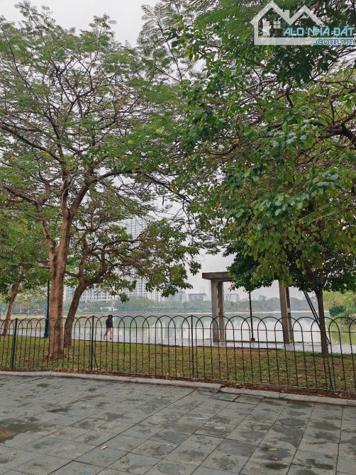 Bán biệt thự Phạm Văn Đồng, 206m2, mt 12m, kinh doanh, nhỉnh 50tỷ. - 2