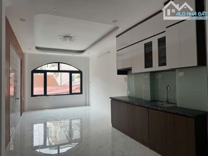 SIÊU PHẨM THẠCH BÀN Ở VÀ KINH DOANH,Ô TÔ TRÁNH ,THANG MÁY XỊN ,6 TẦNG - 2