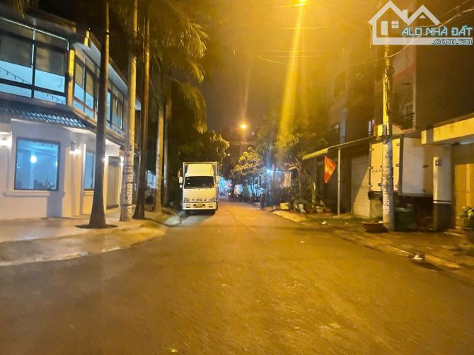 Đất lọt khe sổ hồng riêng ngang 4 dài 15m, đường a5 KDC vĩnh lộc BHH B bình tân giá 5,5tỷ - 2