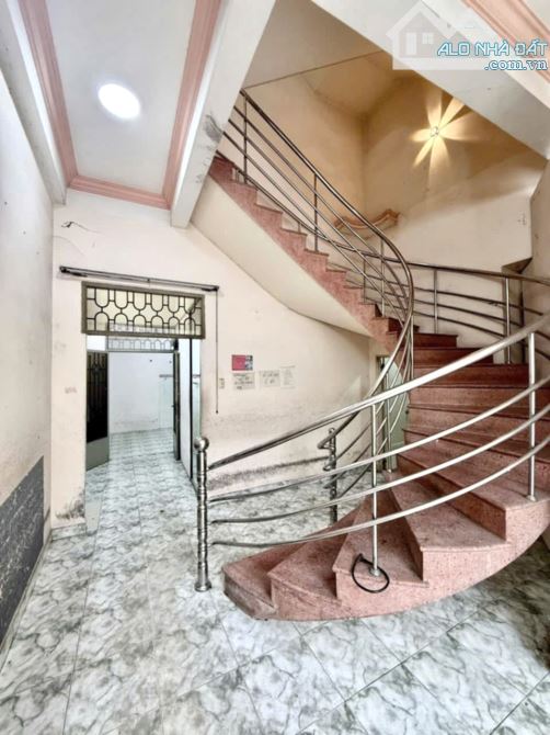 🏡🔥HẺM NHỰA 10M🔥GIÁP QUẬN 1 - NGAY HÀNG XANH - 4 TẦNG💥90M2💥NGANG 6.5M - CHỈ 11.x TỶ TL - 2
