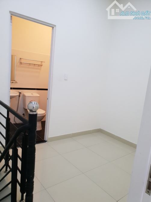 Chính chủ Cho thuê nhà nguyên căn Q12, 62m2 Q12, 1 trệt 1 lầu gần cầu Tham Lương - 2