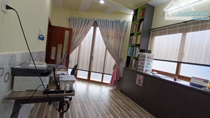 Tùng Thiện Vương, nhà đẹp thiết kế hiện dại, 35m2, 3 tầng rất kiên cố BTCT nở hậu, SHR - 2