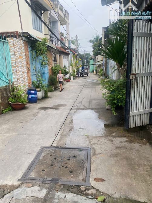 Dãy trọ 6 phòng Đường Thạnh Xuân 13 / P. Thạnh Xuân, Quận.12 dt 132m2 (5xm27m) 4,6 tỷ - 2