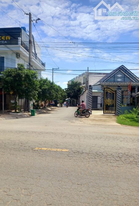 Lô Góc 7x 19m, 2 Mặt Tiền Cặp Bên Chợ Xoài Đôi, DT 835. Cách Chợ Bình Chánh 20 Phút - 2
