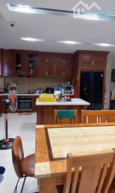 🏡 BÁN BIỆT THỰ CAO CẤP 3 TẦNG - ĐƯỜNG BÌNH PHÚ - TAM PHÚ - THỦ ĐỨC - GIÁ CHỈ 19 TỶ ! - 2
