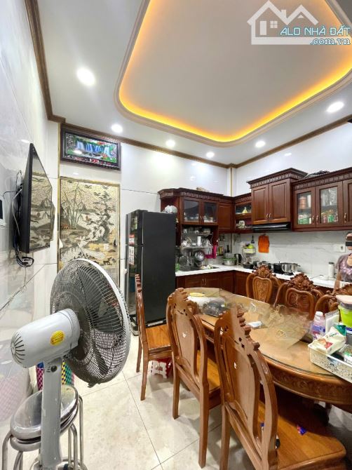 BÁN NHÀ ĐẸP CẠNH LÊ VĂN QUỚI - NGÃ TƯ 4 XÃ - OTO VÀO NGỦ - 4PN - ( 4X16M ) - 2