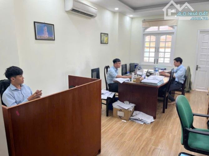 SIÊU PHẨM 4TẦNG CỰC NÉT,DT70M NGAY ĐÌNH PHONG PHÚ,HẺM XE HƠI DÒNG TIỀN 16TRIỆU/THÁNG - 2