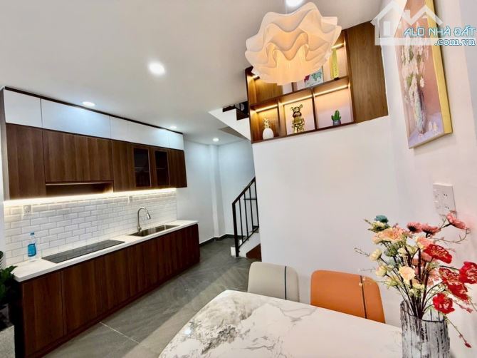 Bán Nhà Quận Bình Thạnh - Hàng hiếm hẻm xe hơi 6m khu trung tâm sát Quận 1 - 2