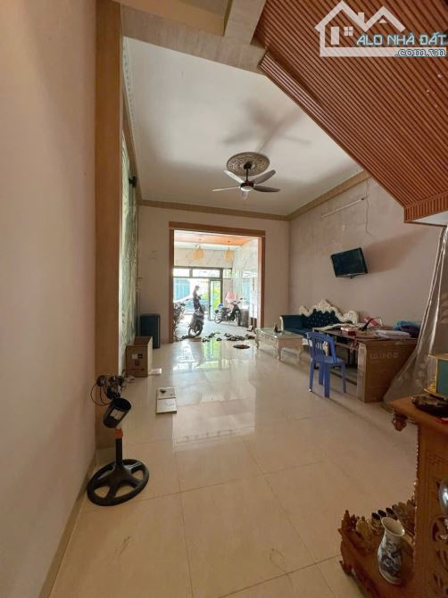 SỤP HẦM MT VĂN CẬN GIÁ ĐẦU TƯ  104M2 SẴN NHÀ  2 TẦNG CHỈ 7.3 TỶ - 2